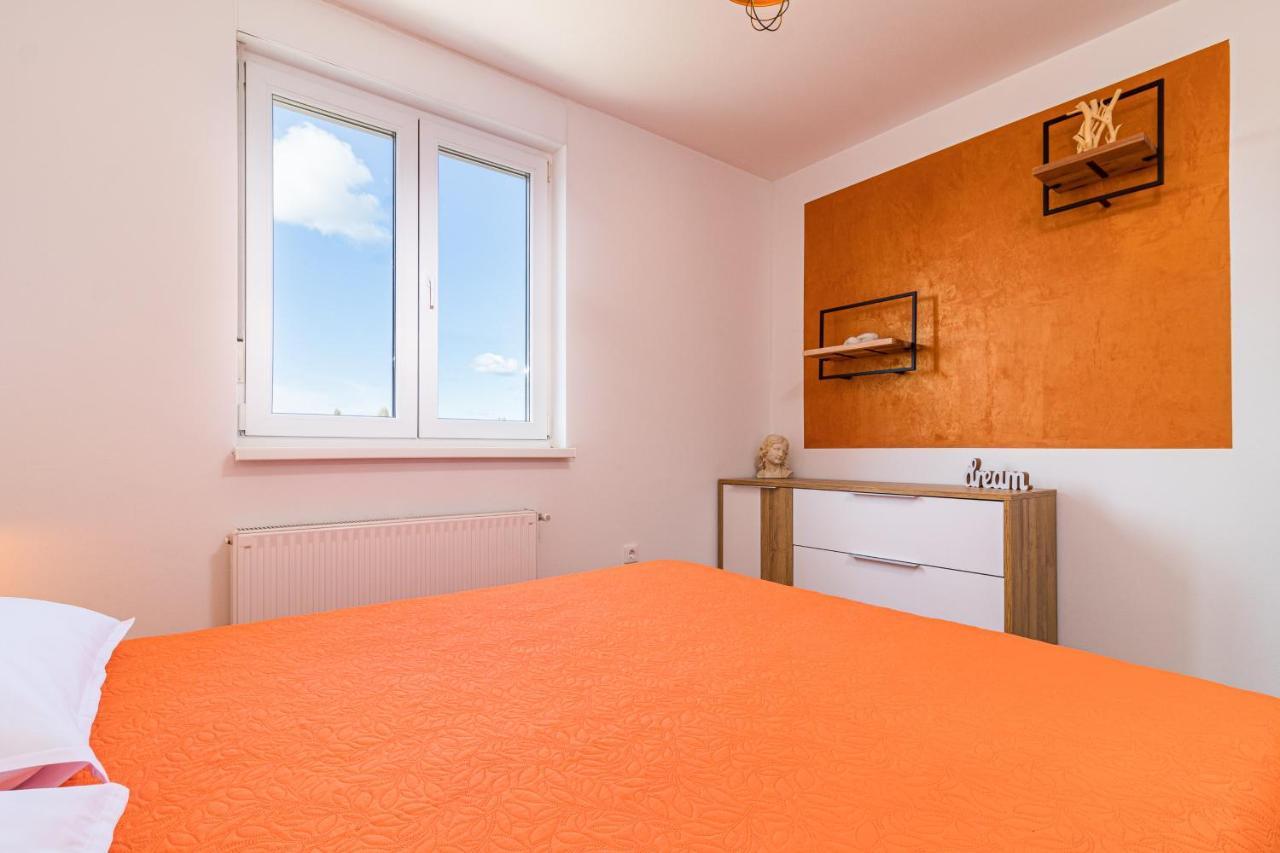 Lovely Apartment Near Centar Pula Buitenkant foto