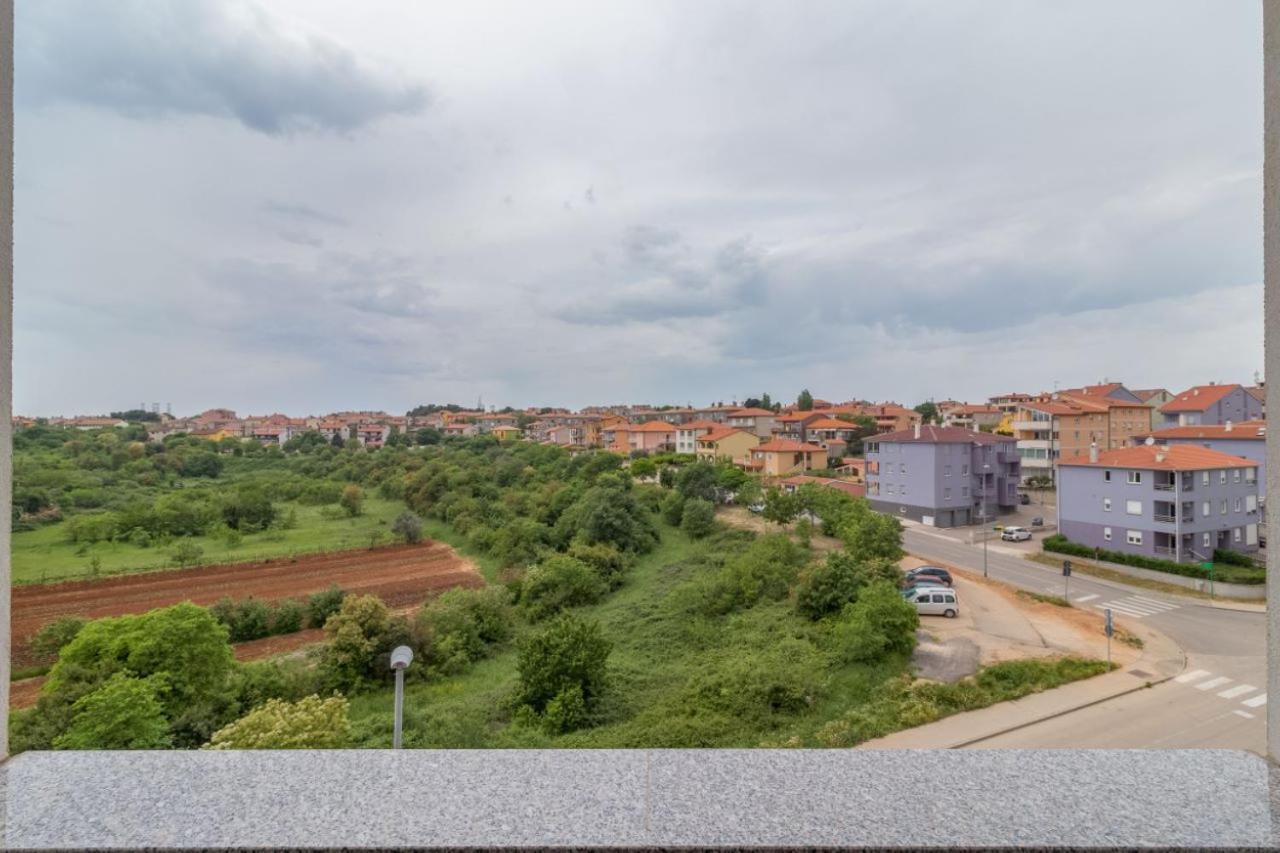 Lovely Apartment Near Centar Pula Buitenkant foto